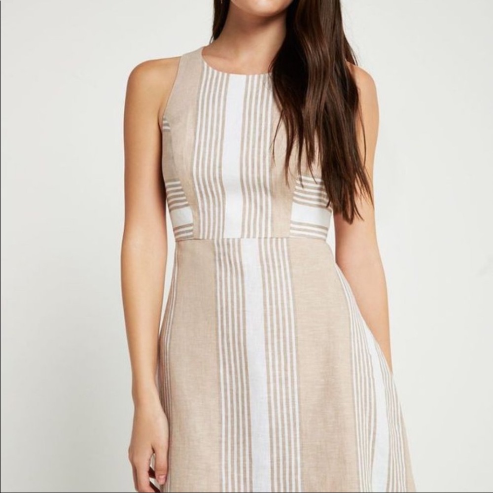 BCBGeneration Back Keyhole Striped Dress 🤩